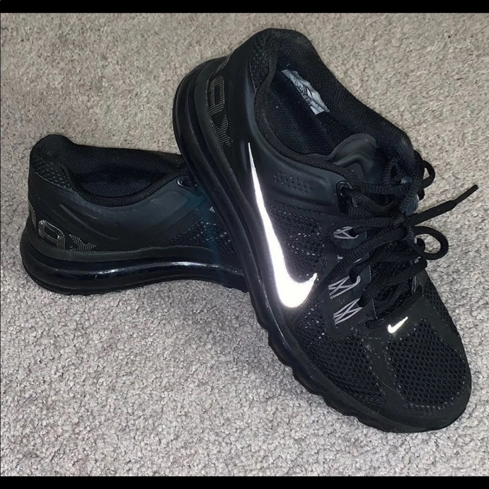 Black Nike air max